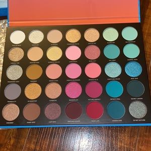 35S SWEET OASIS artistry palette MORPHE